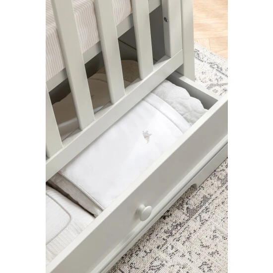 Mamas & Papas Grey Oxford Cot Bed 6 Mamas & Papas Grey Oxford Cot Bed - Image 4