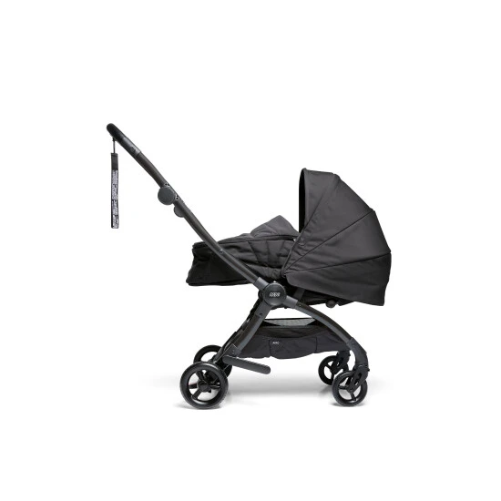 Mamas & Papas Black Airo Pushchair 5 Piece Bundle In Black (Save £136) 7 Mamas & Papas Black Airo Pushchair 5 Piece Bundle In Black (Save £136) - Image 5